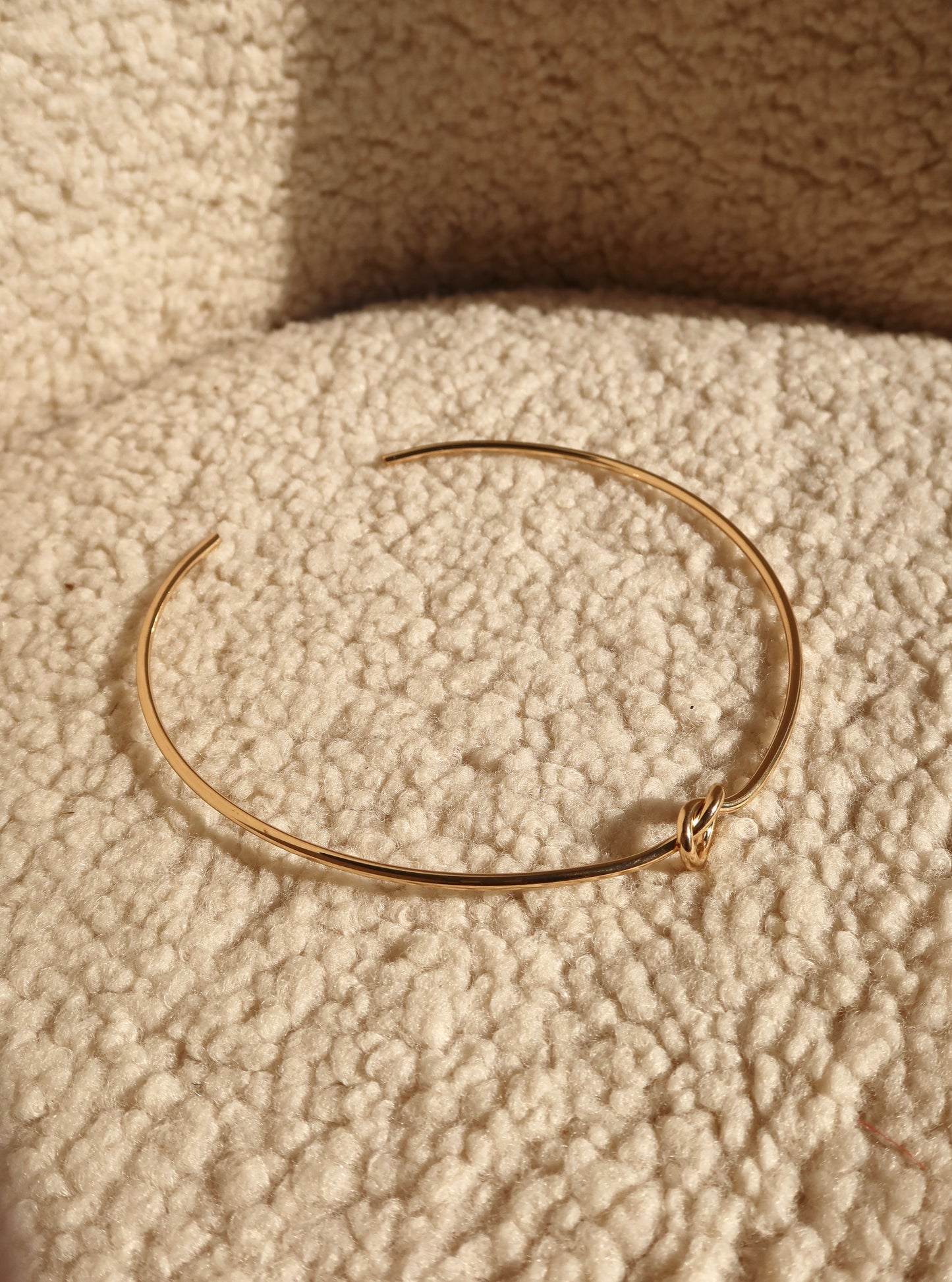 Dainty knot choker