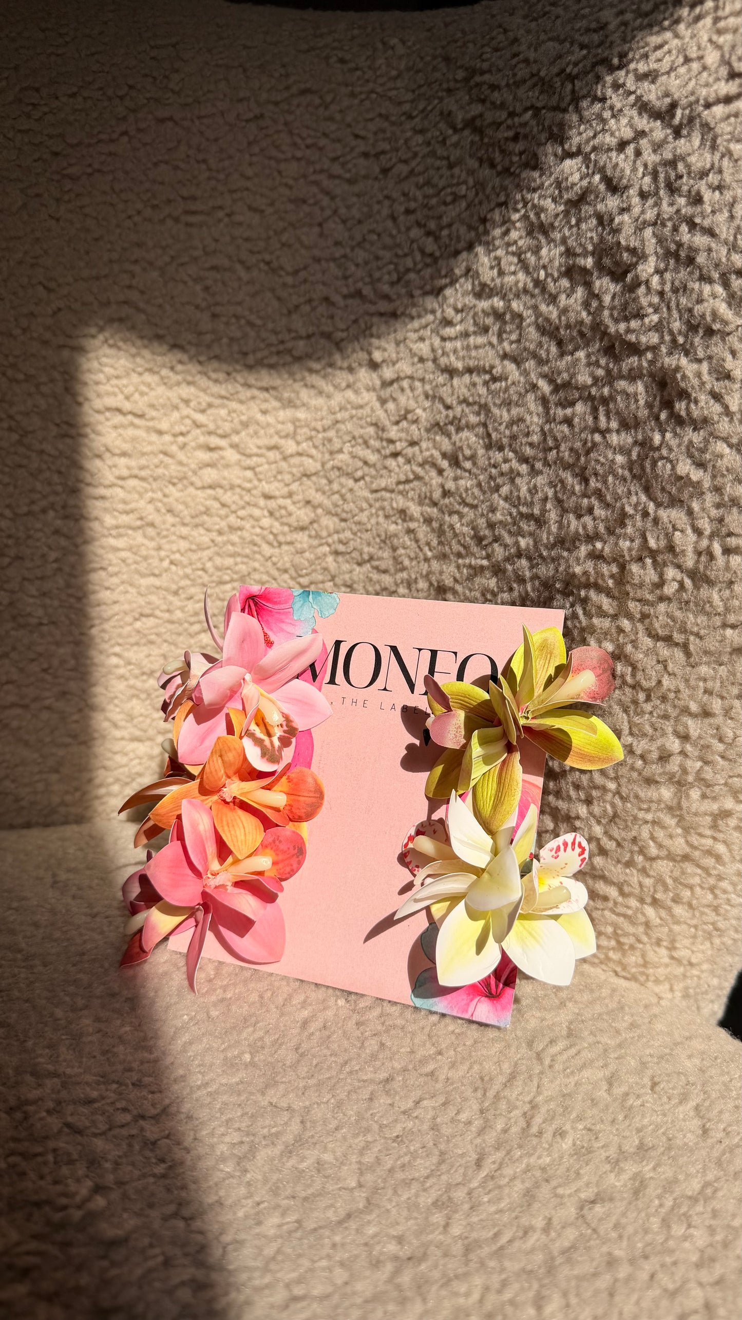 5 piece Floral Clips